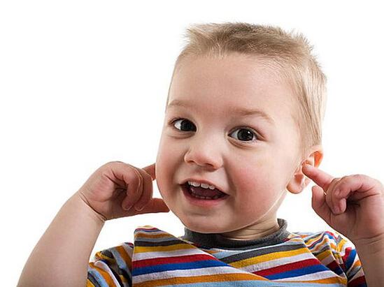 怎样简易评价小儿配戴助听器后的听力补偿效果？